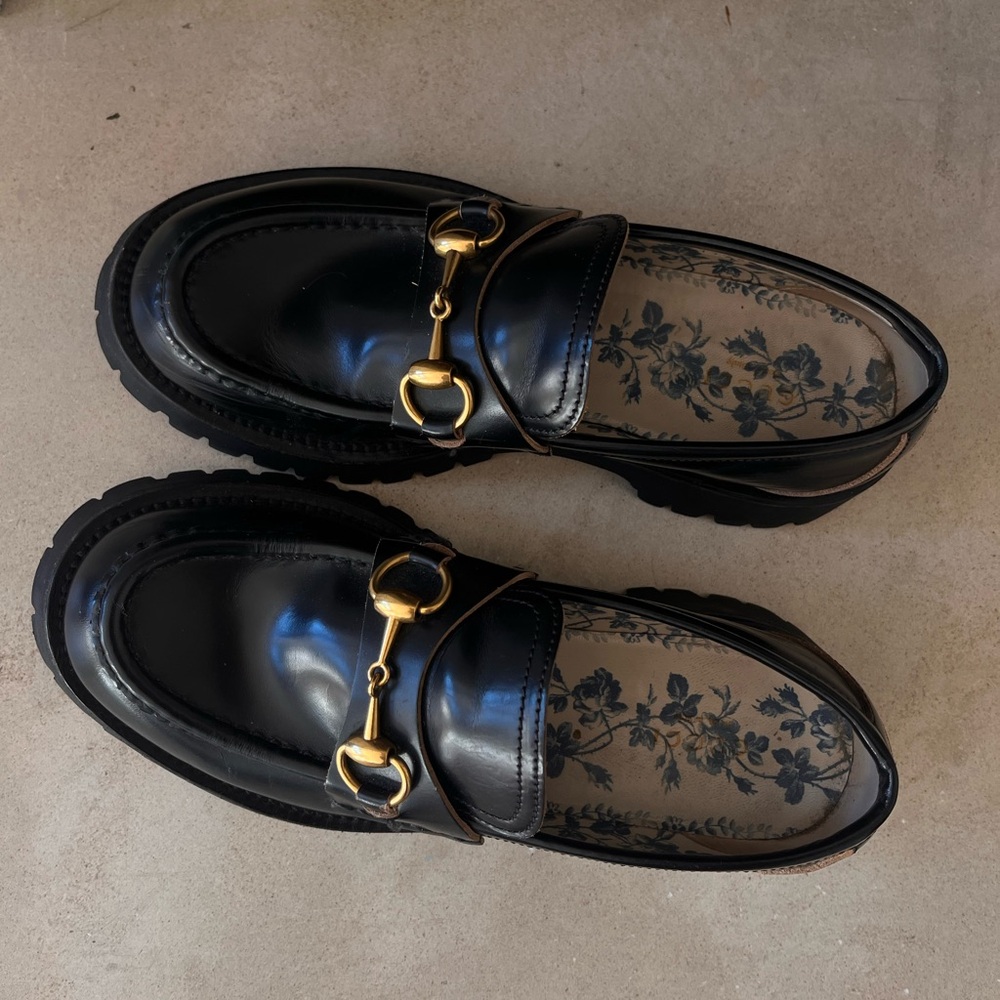 Gucci Black Leather Horsebit Loafers with Gold Hardware